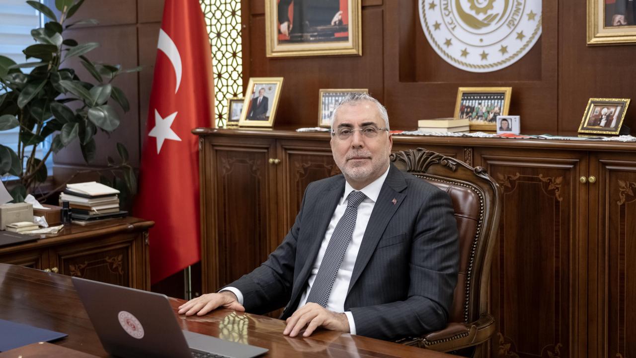 Bakan Işıkhan'dan "Miraç Kandili" mesajı