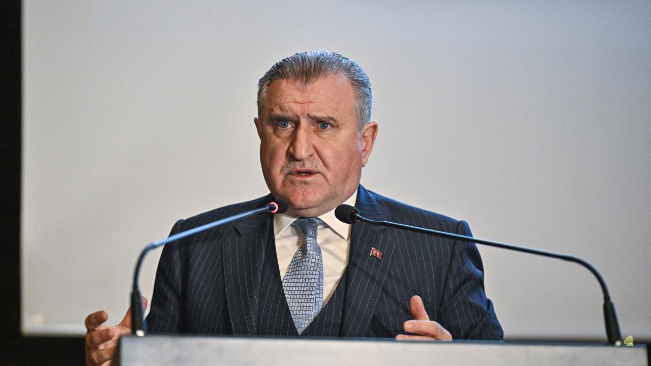 Bakan Bak'tan "Miraç Kandili" mesajı