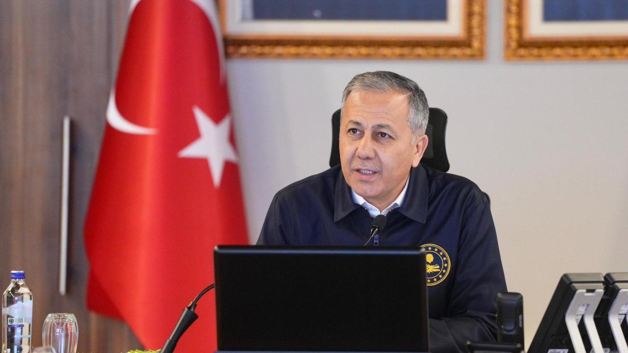 İçişleri Bakanı Yerlikaya'dan jandarmaya yönelik hakarete tepki