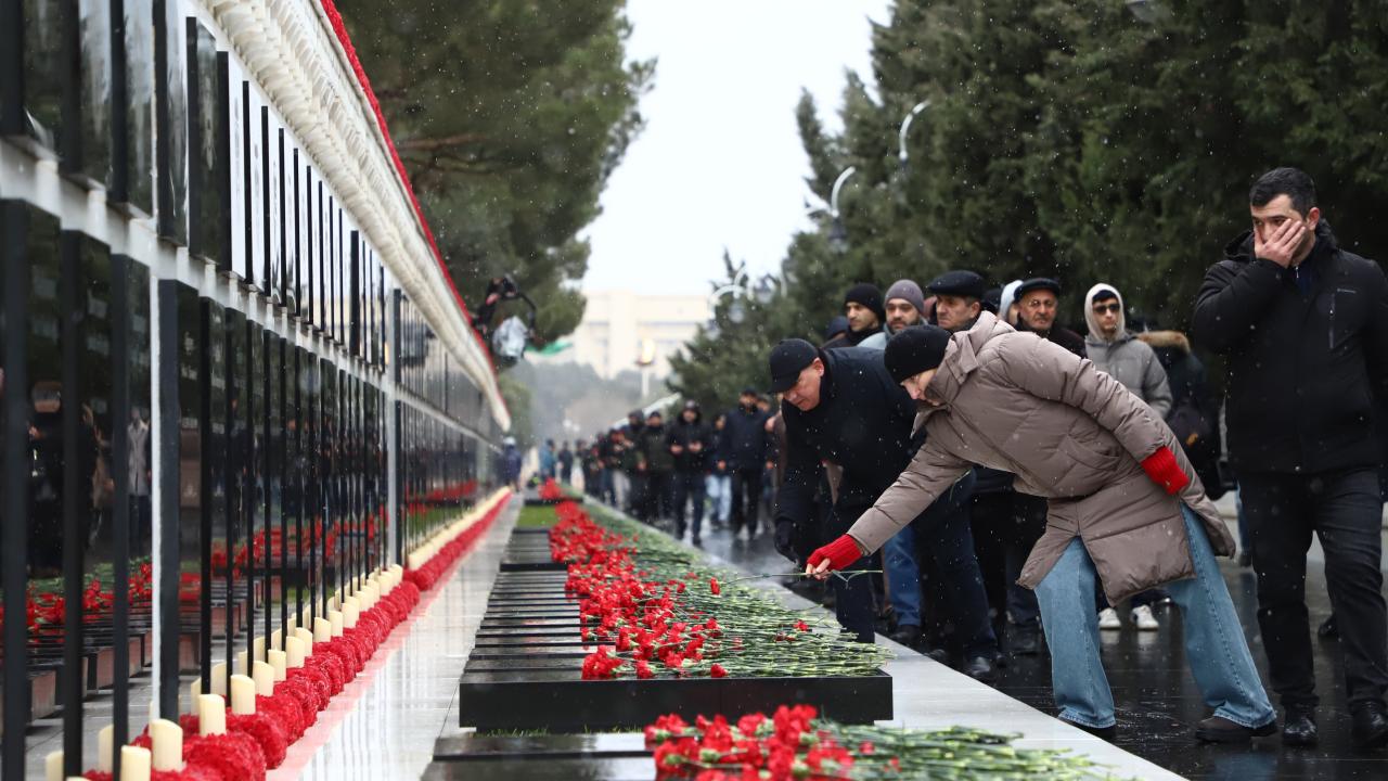 Azerbaycan'da "Kanlı Ocak" kurbanları anılıyor