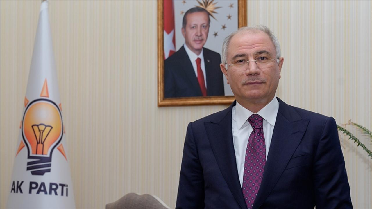 AK Parti Genel Başkanvekili Ala, sınır hattında terör örgütü YPG/SDG yandaşlarının Türk bayrağına saldırısını lanetledi