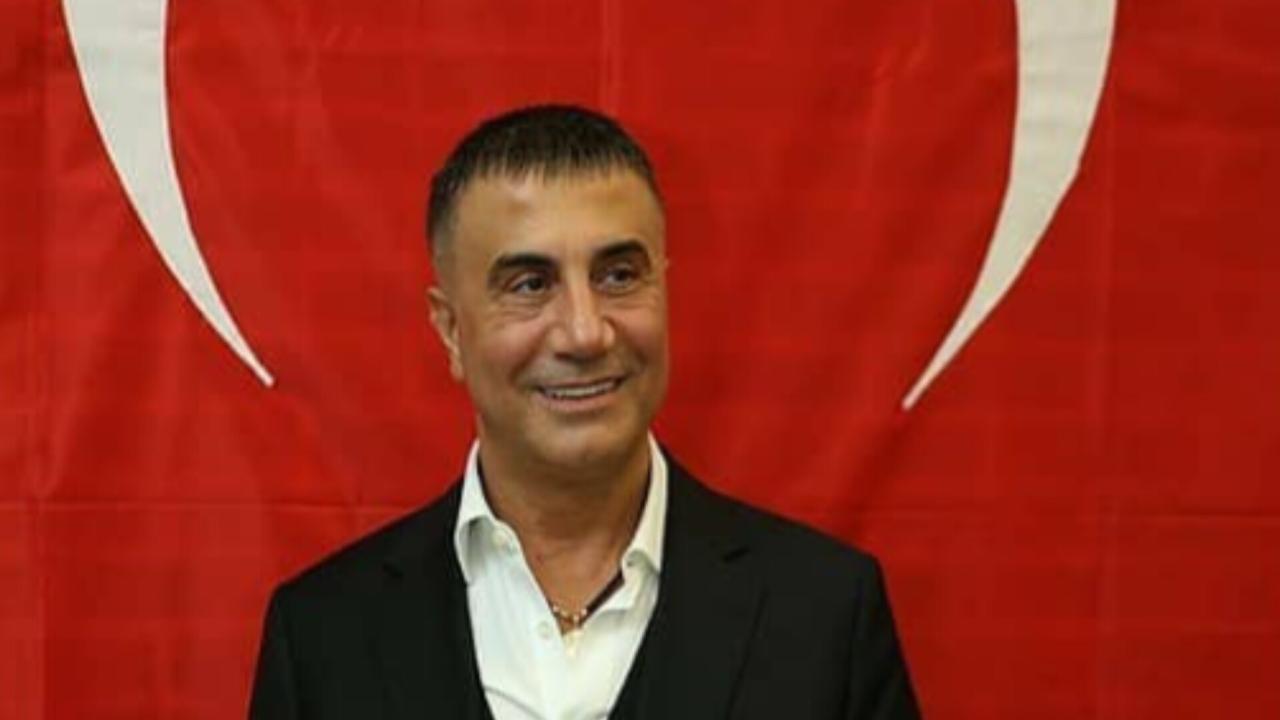Sedat Peker: Bu bayrak şehitlerin kanıyla dalgalanıyor ve bu millet var oldukça göklerde kalmaya devam edecek