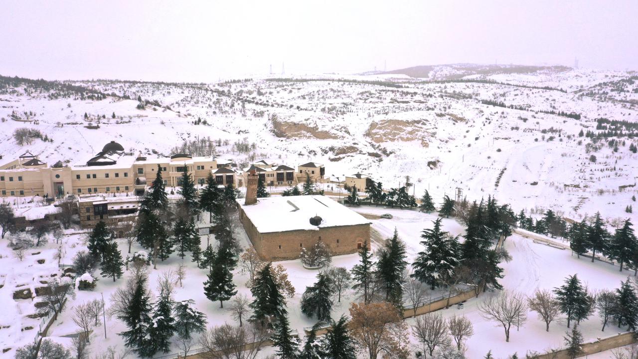 Elazığ'da kar yağışının ardından güzel manzaralar oluştu