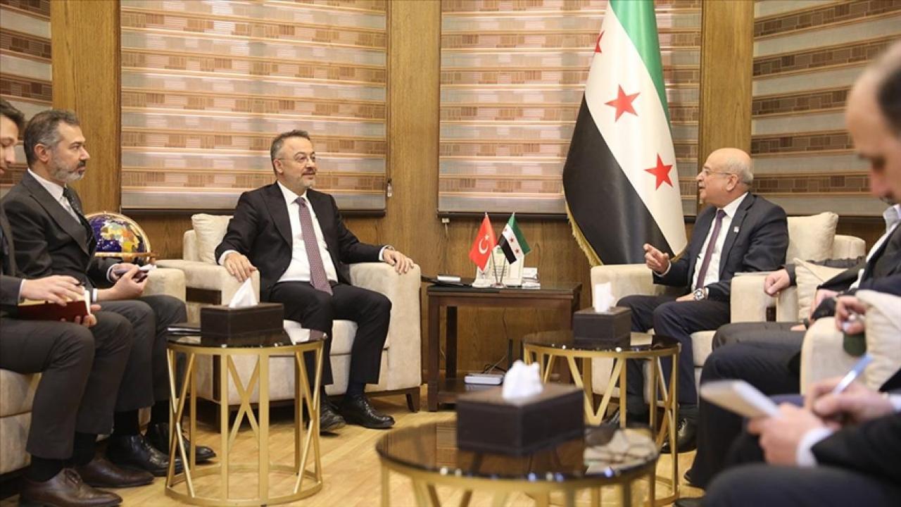 Şam Büyükelçisi Yılmaz, Suriye Ulaştırma Bakanı Bedir ile görüştü