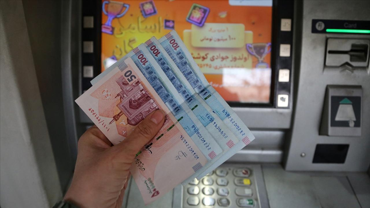 İran'da dolar ulusal para birimine karşı tarihin en yüksek seviyesine çıktı