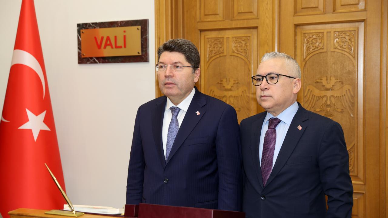 Adalet Bakanı Tunç, Sivas'ta ziyaretlerde bulundu