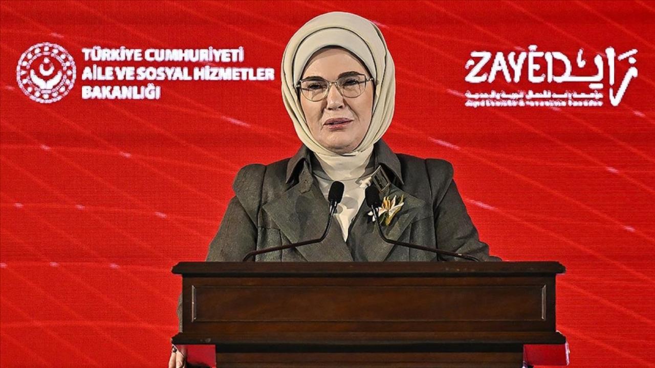 Emine Erdoğan: 2025 sonu itibarıyla 10 bin 841 çocuğumuz, 9 bin 96 ailenin sıcak yuvasında sevgiyle büyüyor