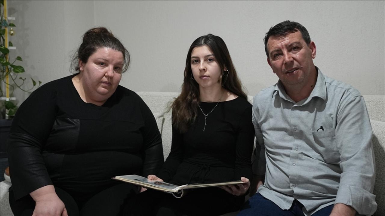 İzmir'de tramvay çarpan liseli kızın ailesi 50 gündür iyi haber bekliyor