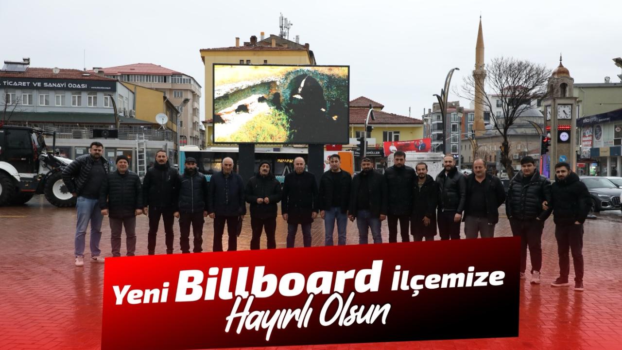 Alaca Cumhuriyet Meydanı’na Yeni Nesil Dijital Billboard Kuruldu