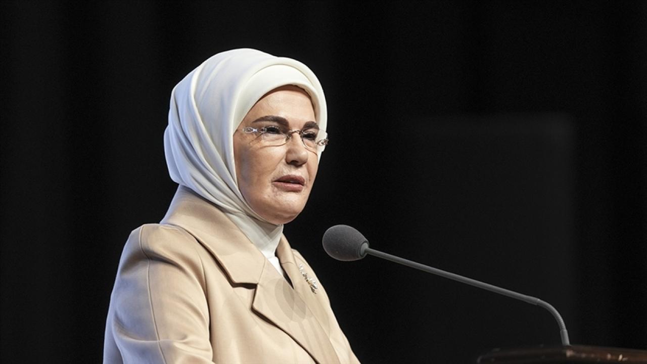 Emine Erdoğan'dan Alev Alatlı'yı anma mesajı