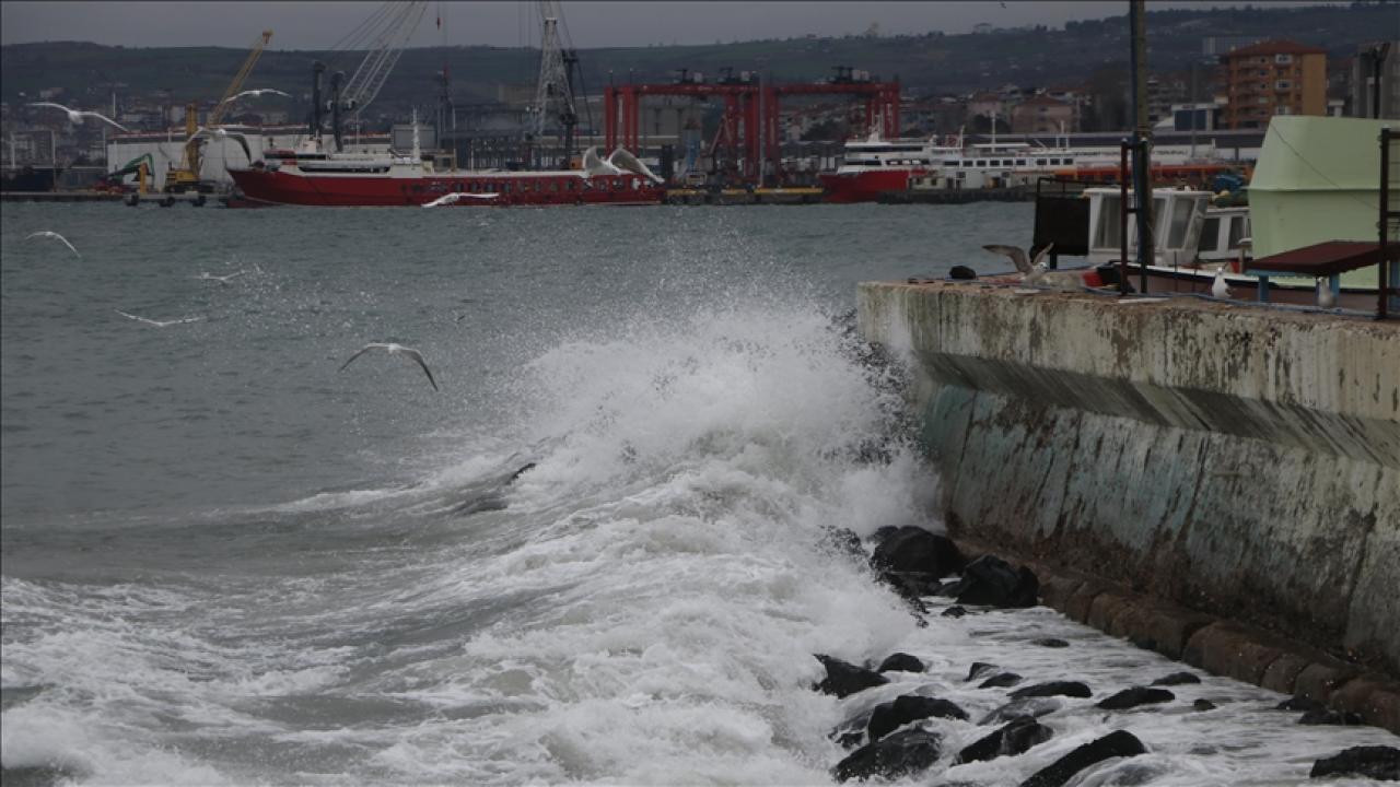 Tekirdağ ve Kırklareli'nde olumsuz hava koşulları nedeniyle eğitime ara verildi