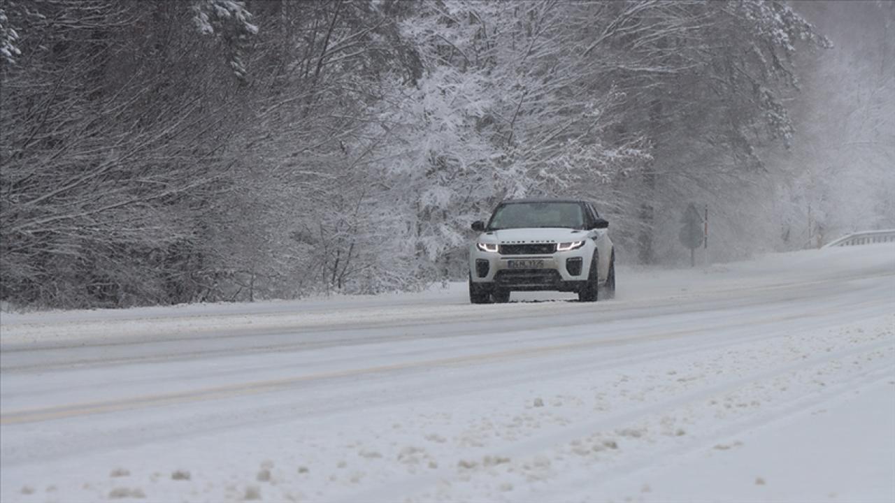 Kırklareli'nde olumsuz hava şartları nedeniyle bazı ilçelerde eğitime ara verildi