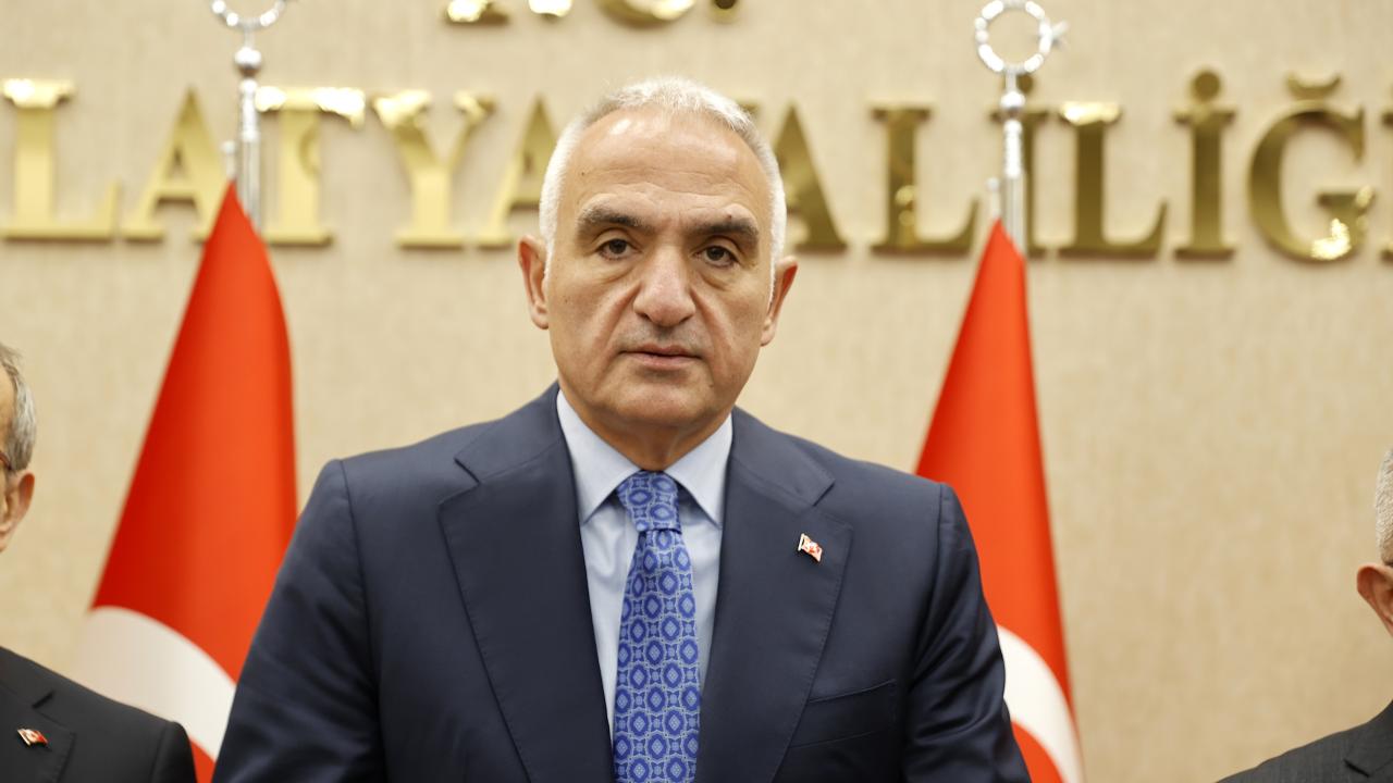 Bakan Ersoy: Hasar alan müzelerdeki eserlerin restorasyonu sürüyor