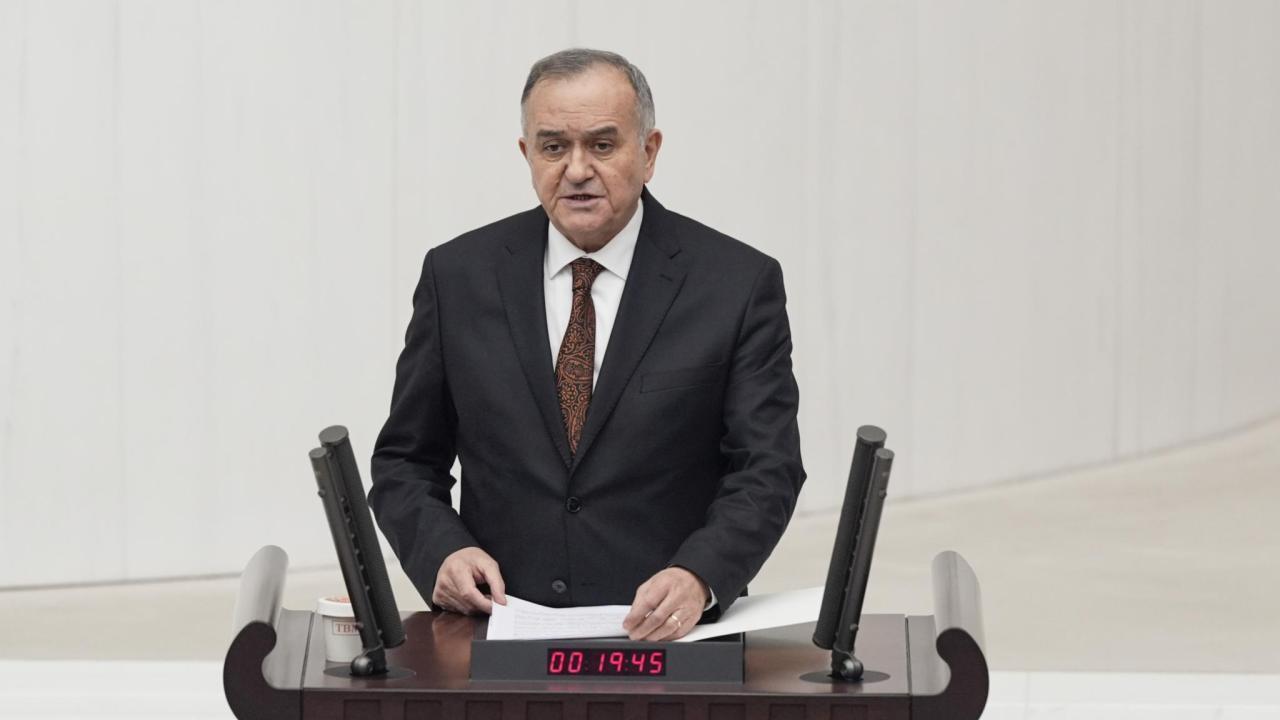 MHP'li Akçay: Ne ülkemizde ne Suriye'de kürtlerin kaderi terör baronlarının insafına terk edilemez