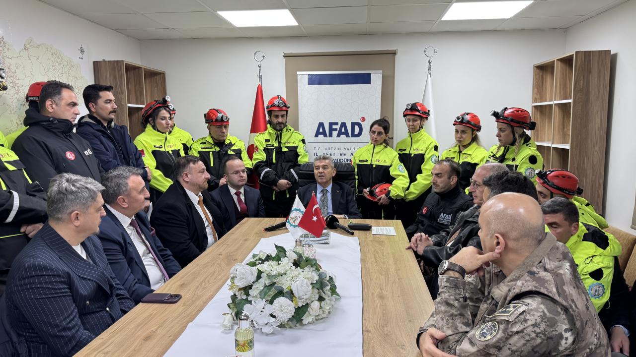 Artvin Valisi Ergün'den Ardanuç'taki çığ olayına ilişkin açıklama