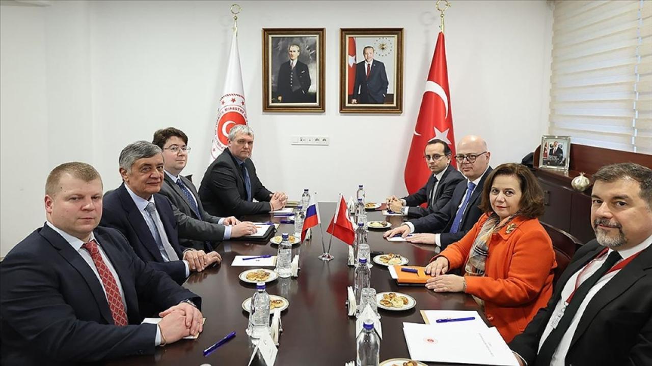 Dışişleri Bakan Yardımcısı Ekinci, Rusya lideri Putin'in Afganistan Özel Temsilcisi Kabulov ile görüştü