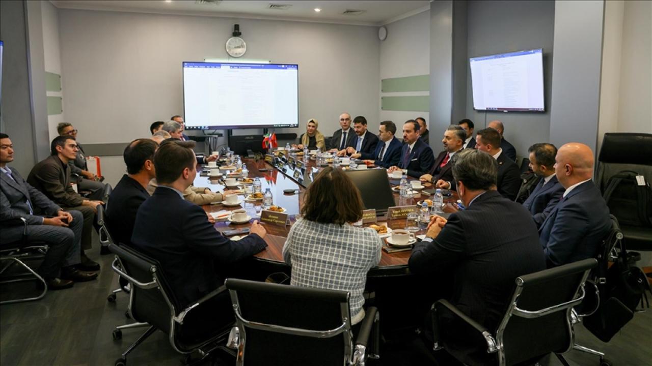 AK Parti Genel Başkan Yardımcısı Zorlu başkanlığındaki heyet, Kazan'da temaslarda bulundu