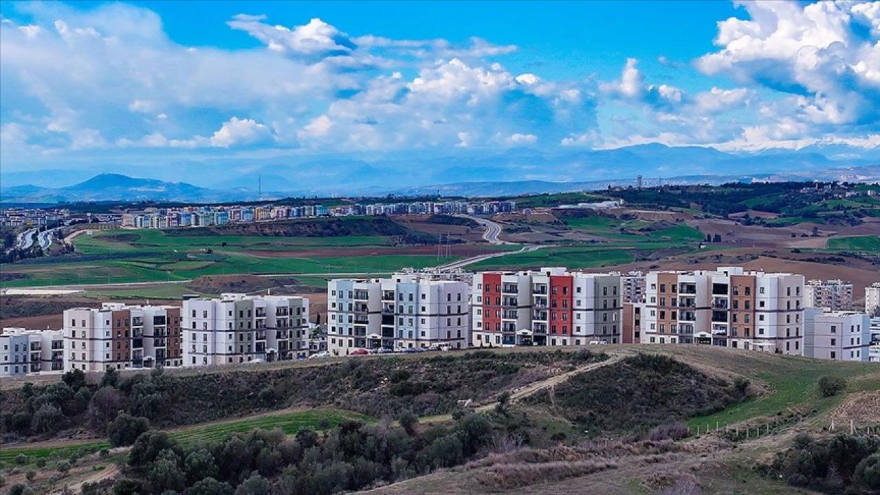 Adana ve Osmaniye'de 24 bin 257 deprem konutu hak sahipleriyle buluşturuldu