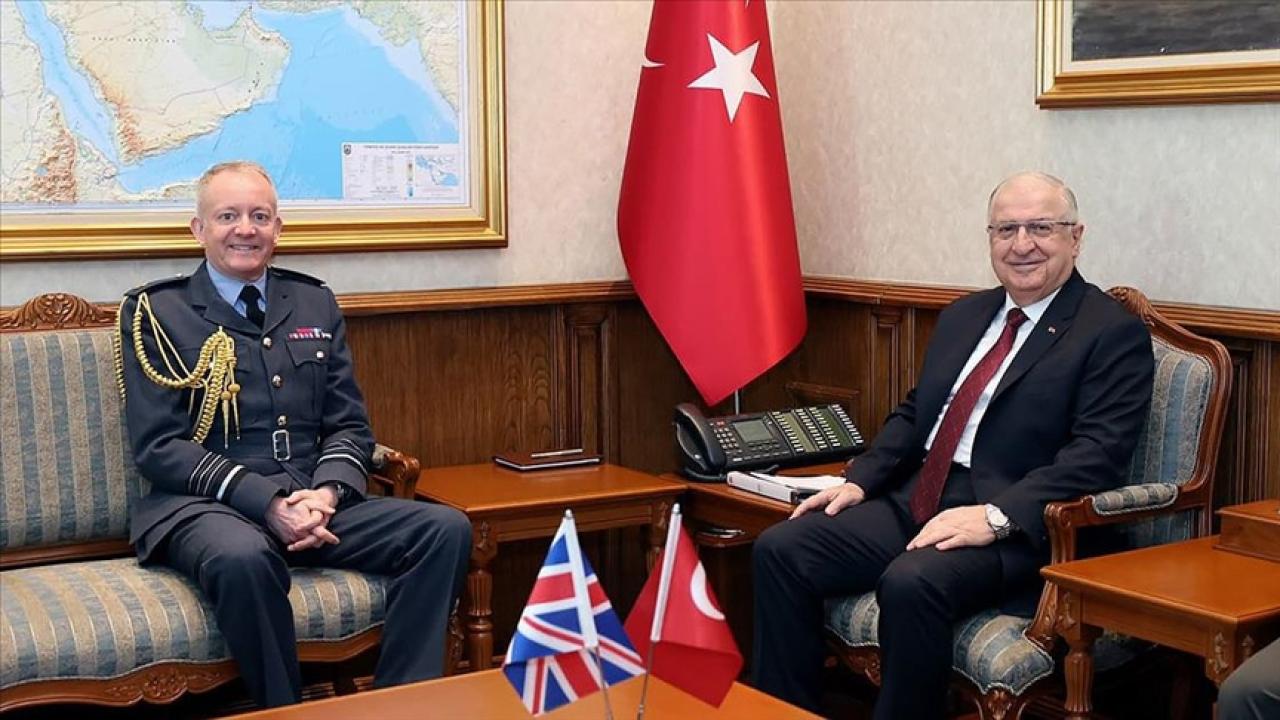 Milli Savunma Bakanı Güler, Birleşik Krallık Genelkurmay Başkanı Orgeneral Knighton'ı ağırladı