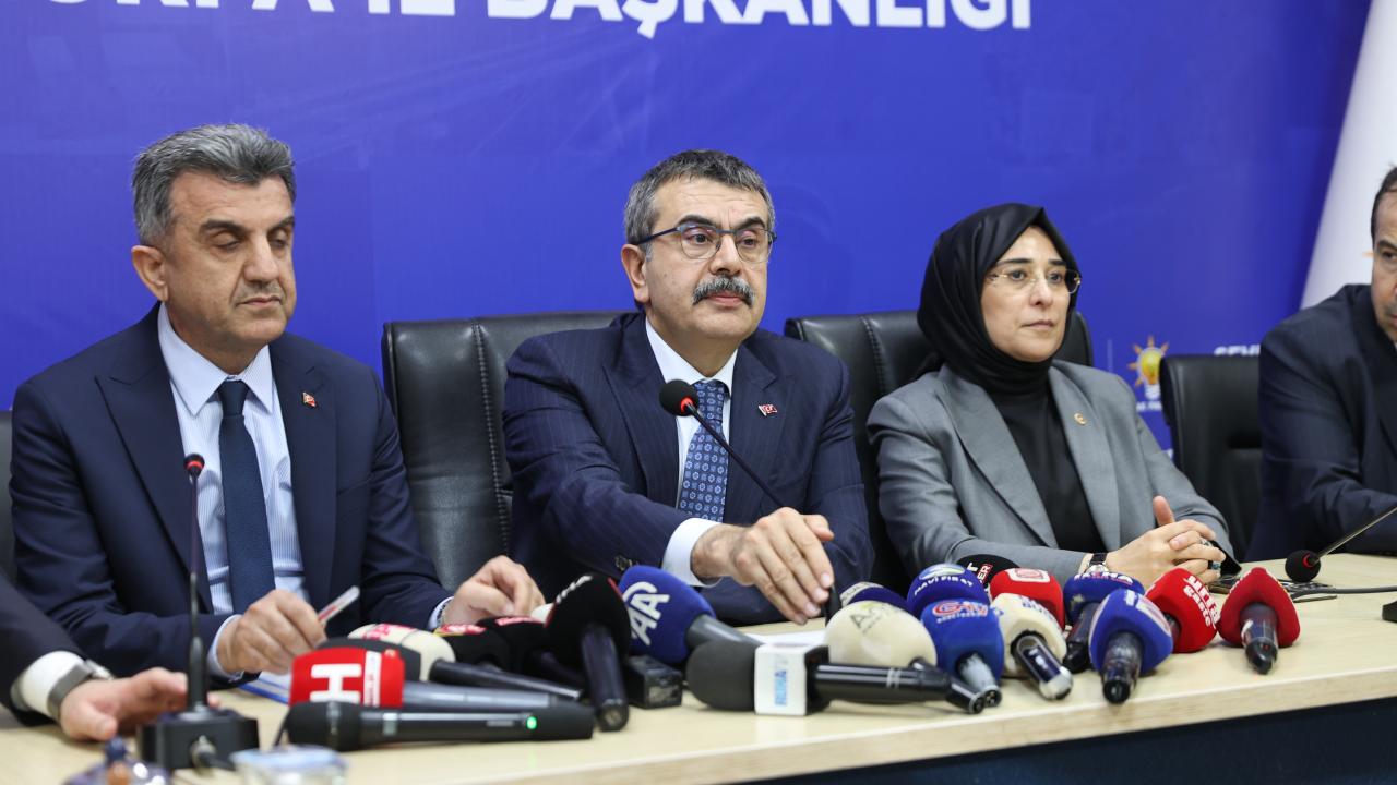 Bakan Tekin: Yıkılanlardan yüzde 15 daha fazla dersliğimiz olacak