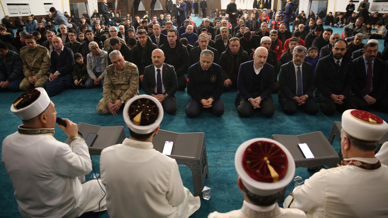 Adıyaman'da 6 Şubat depremlerinde hayatını kaybedenler için mevlit okutuldu