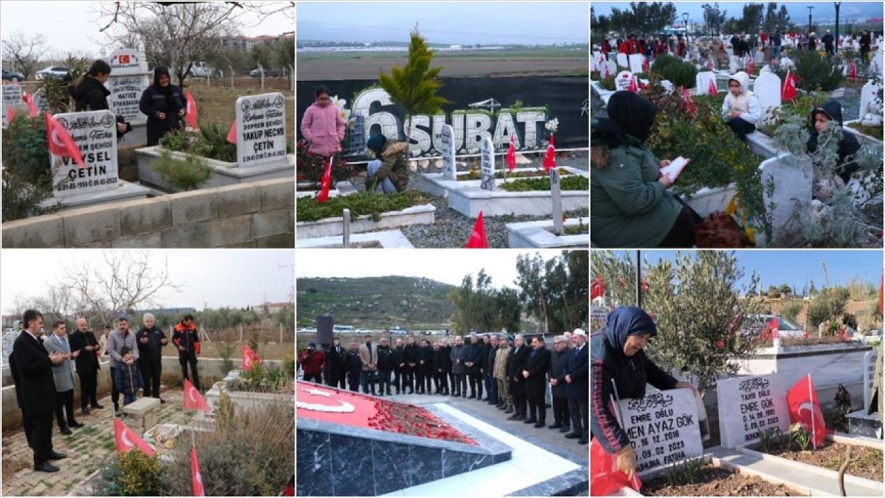 Depremde hayatını kaybedenler mezarları başında anıldı