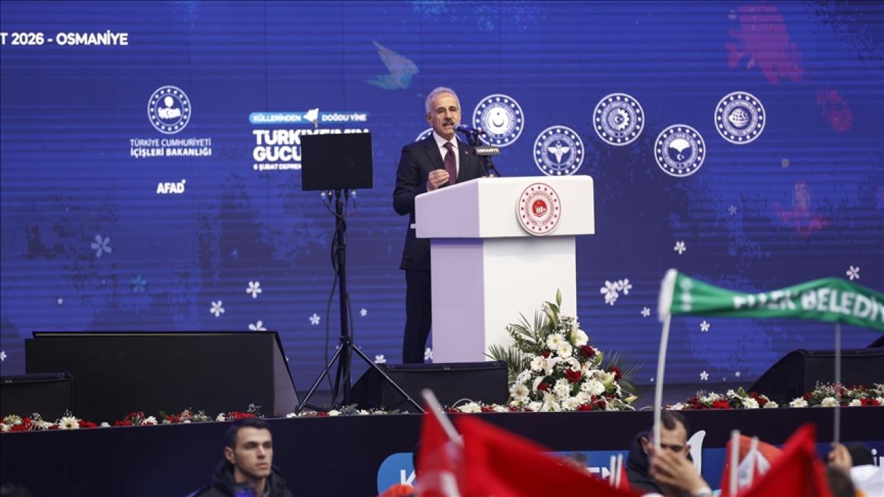 Bakan Uraloğlu: Depremin ilk anından itibaren deprem bölgesinde olduk ve depremin olumsuz etkilerini ortadan kaldırmaya gayret ettik
