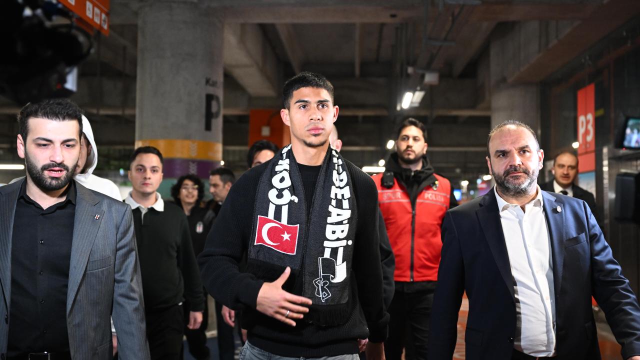 Beşiktaş'ın transfer görüşmelerine başladığı Devis Vasquez, İstanbul'a geldi