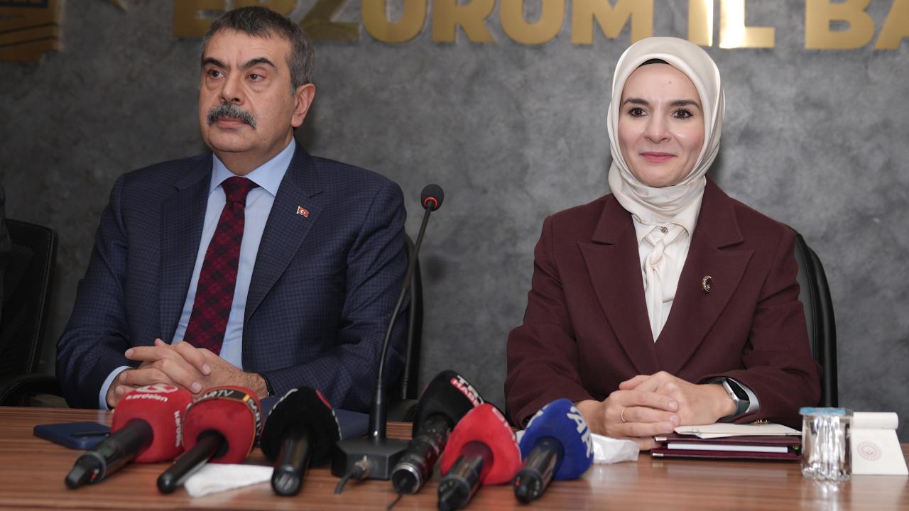 Bakan Göktaş: Biz sadece yılda belirli günlerde deprem turisti gibi deprem bölgesine gitmiyoruz. Biz her zaman oralardayız