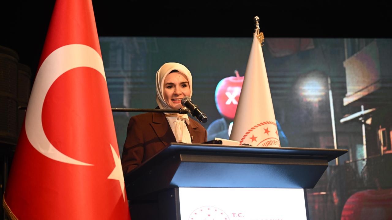 Bakan Göktaş: Her daim şehit ailelerimiz ve gazilerimizin yanında olmayı sürdüreceğiz