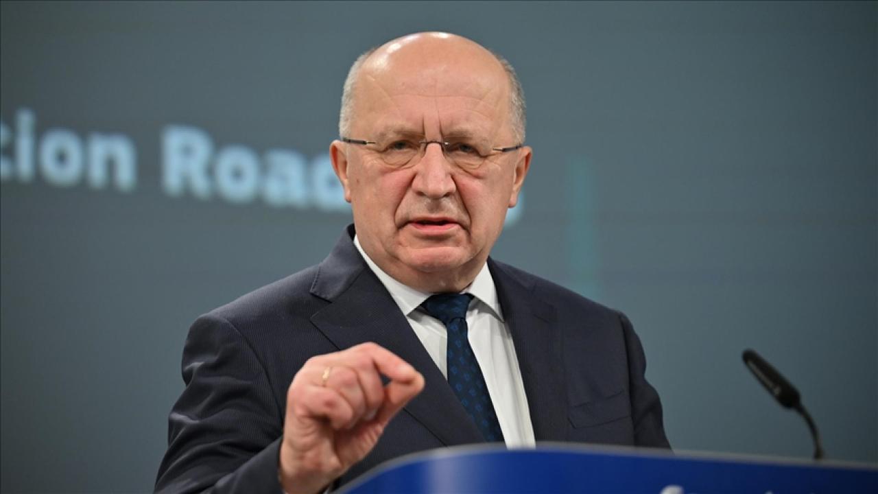 AB Komisyonu üyesi Kubilius: Avrupa'nın sorumluluk üstlenmesi, NATO'suz bir savunma anlamına gelmiyor