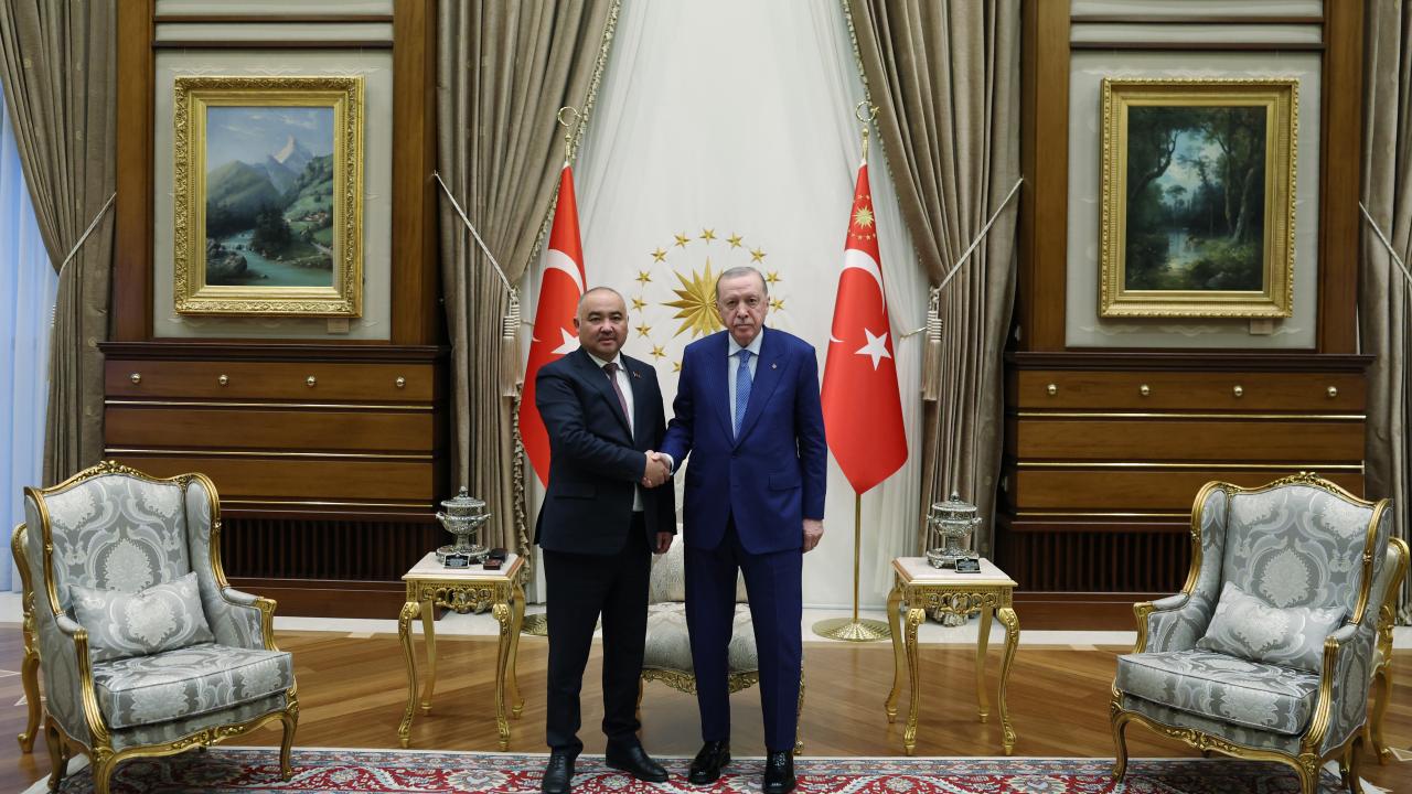 Cumhurbaşkanı Erdoğan, Kırgızistan Meclis Başkanı Turgunbek Uulu'yu kabul etti
