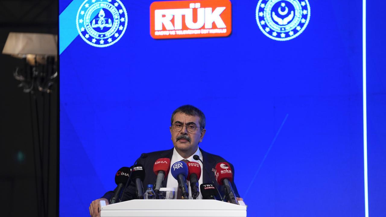 Bakan Tekin: Çocuklarımızın dijital dünyada karşılaştığı riskleri konuşabildiği bir öğrenme alanı inşa ettik