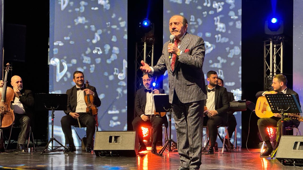 Usta sanatçı Mustafa Keser, İstanbul'da halk konseri verdi