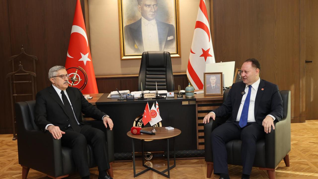 KKTC Cumhuriyet Meclisi Başkanı Öztürkler ile AK Parti Genel Başkan Yardımcısı Yayman, Lefkoşa'da görüştü