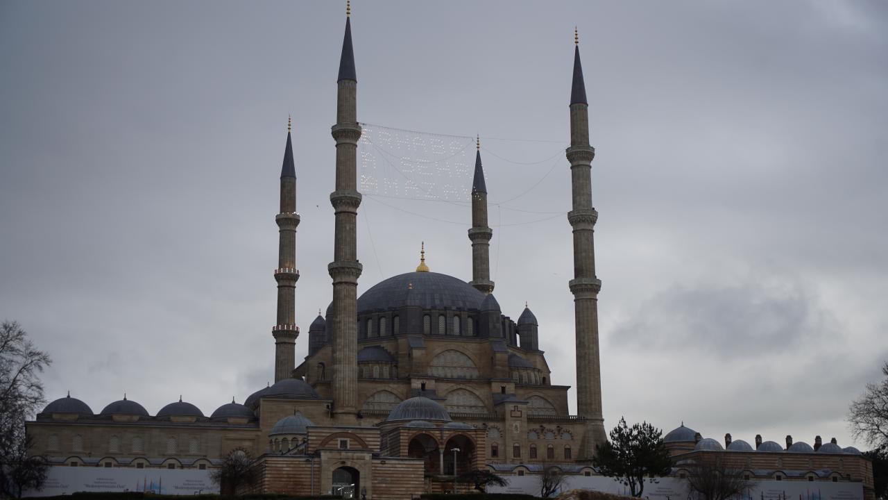Selimiye'nin minareleri mahyalandı