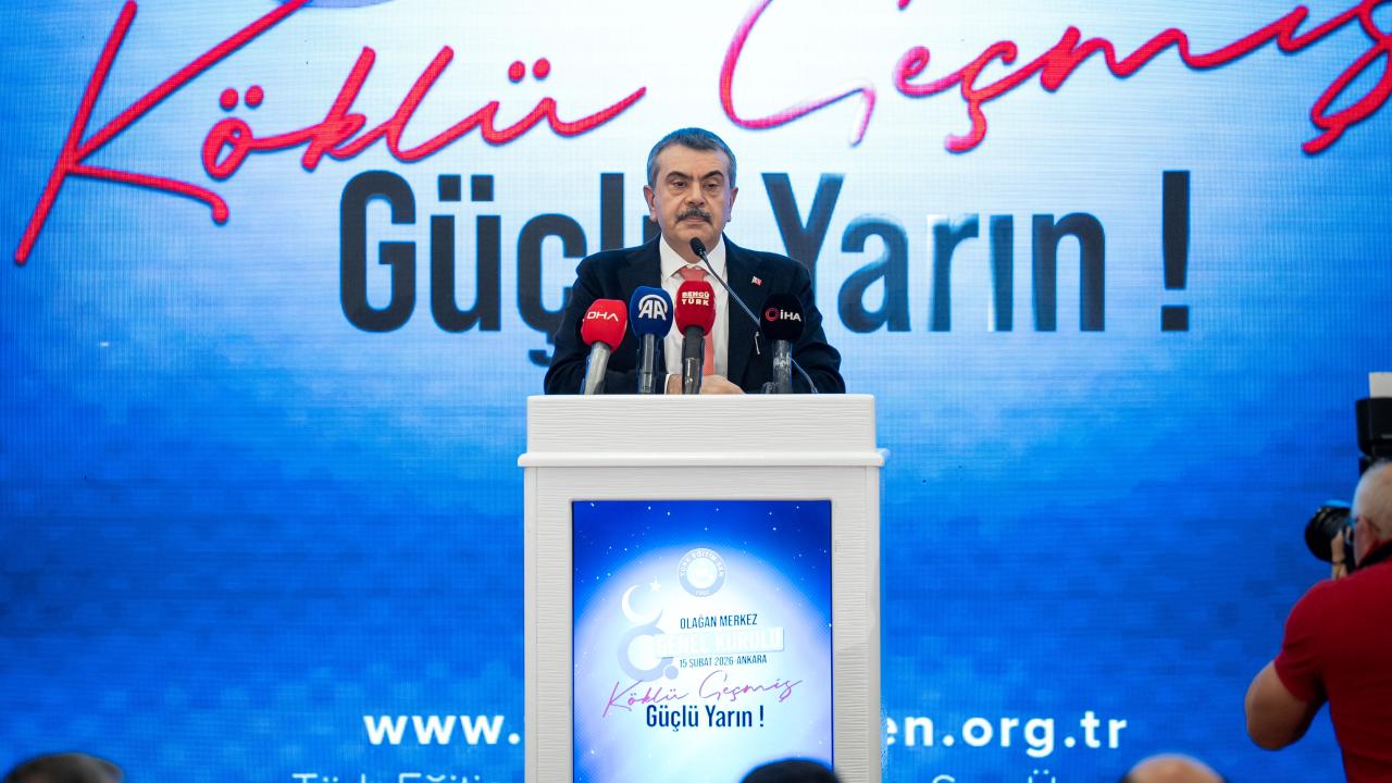 Bakan Tekin: Yaptığımız şeylerin içerisinde ayrıştırıcı hiçbir şey yok