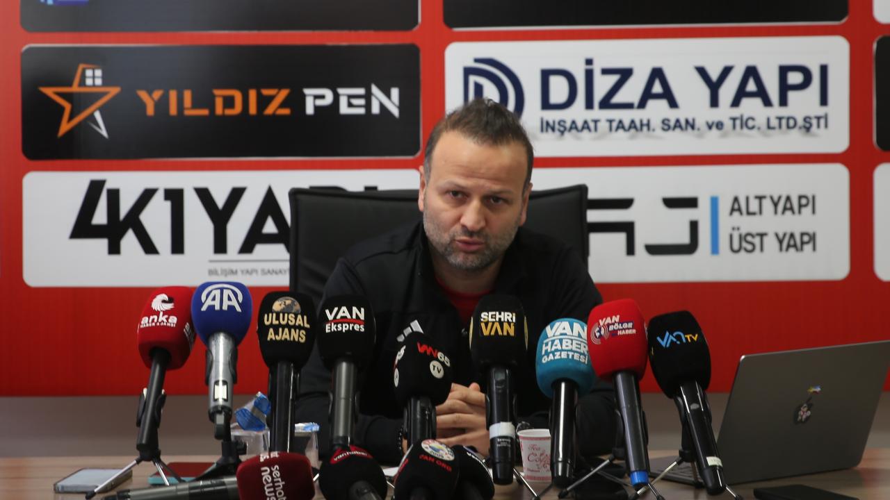İmaj Altyapı Vanspor Teknik Direktörü Osman Zeki Korkmaz, takımının gelişimini değerlendirdi