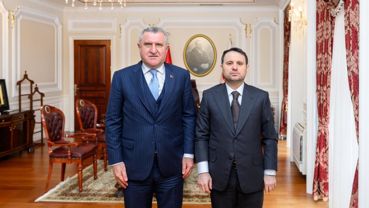 Gençlik ve Spor Bakanı Bak'tan Adalet Bakanı Gürlek'e "hayırlı olsun" ziyareti