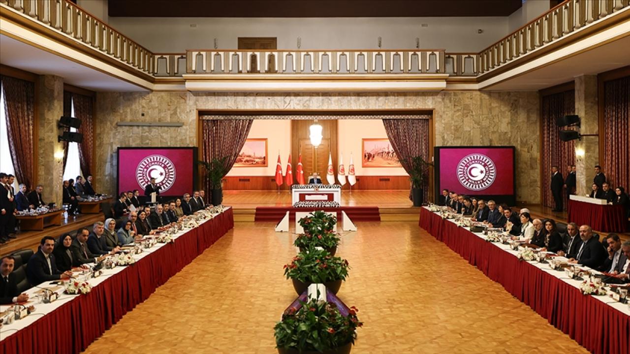 Milli Dayanışma, Kardeşlik ve Demokrasi Komisyonunun hazırladığı rapor, oy çokluğuyla kabul edildi