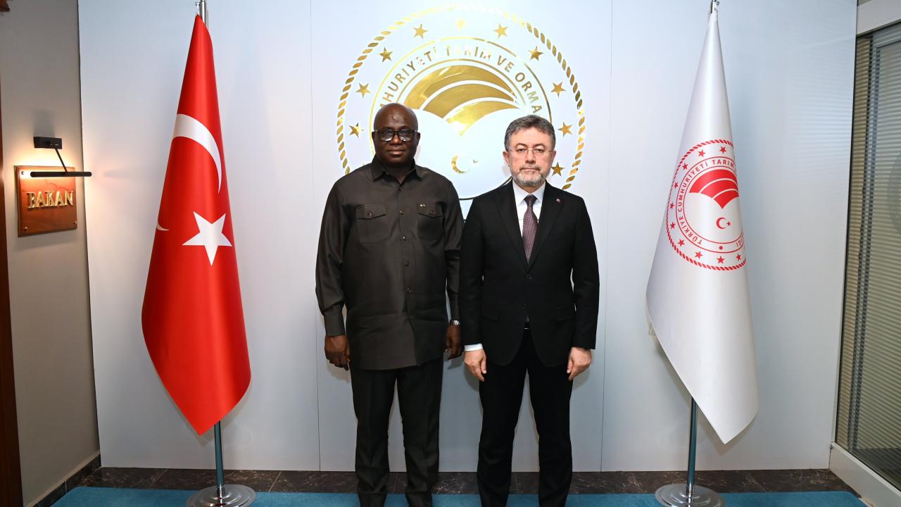 Bakan Yumaklı, Ganalı mevkidaşı Opoku ile görüştü