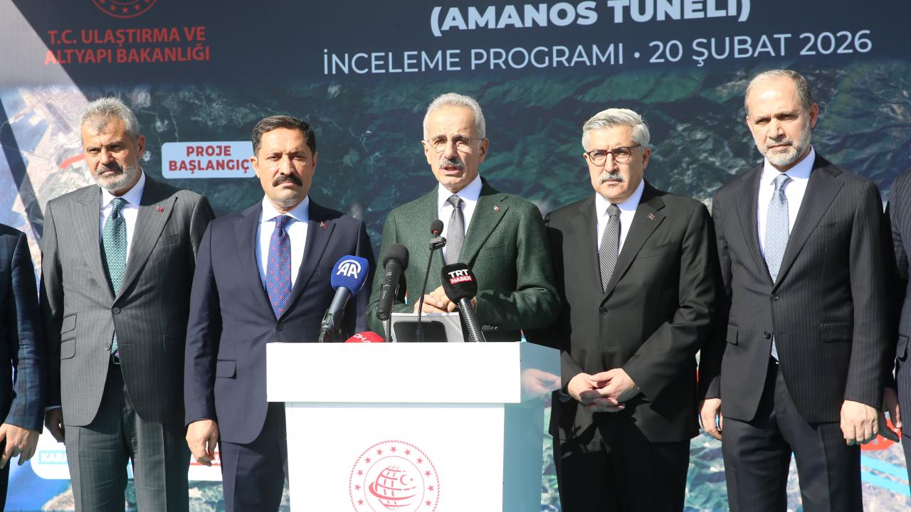 Bakan Uraloğlu, Dörtyol-Hassa Demiryolu ve Otoyolu Projesi'nde incelemelerde bulundu