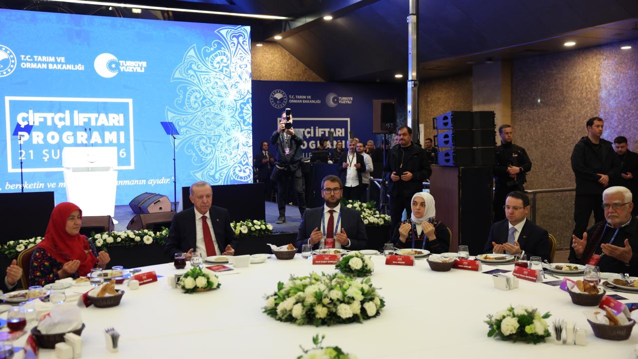 Adalet Bakanı Akın Gürlek'ten çiftçilerle iftar programı paylaşımı