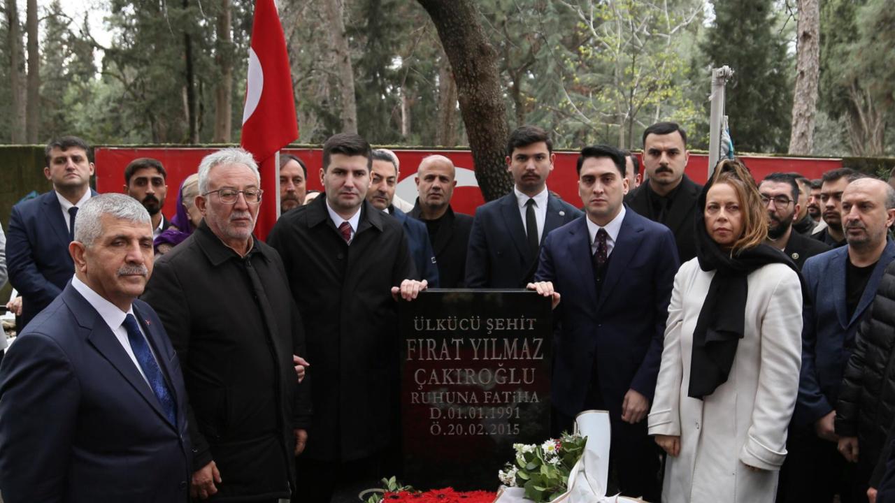 Fırat Yılmaz Çakıroğlu,  şehadetinin 11. yılında İzmir'deki mezarı başında anıldı