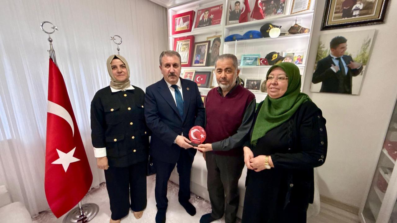 BBP Genel Başkanı Destici, şehit Mehmet Uygun'un ailesiyle iftar yaptı