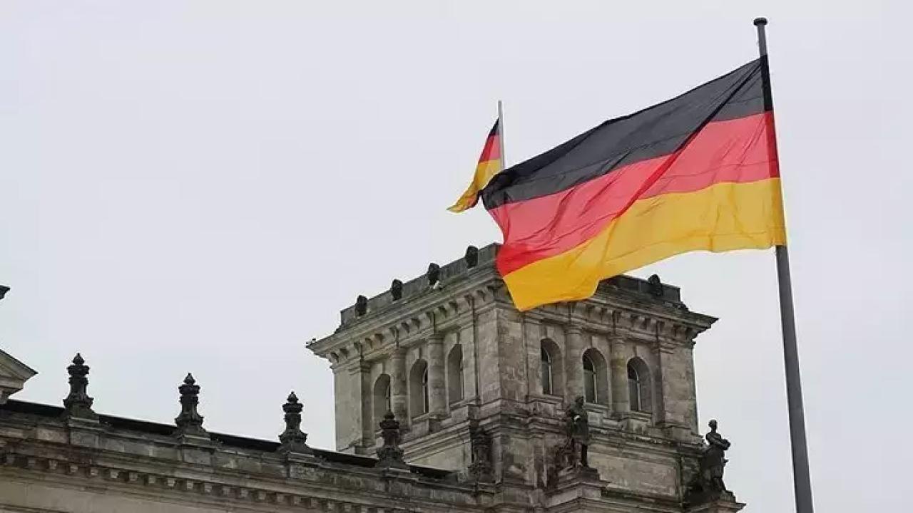 Almanya'da şirketlerin şubatta ihracat beklentileri olumluya döndü