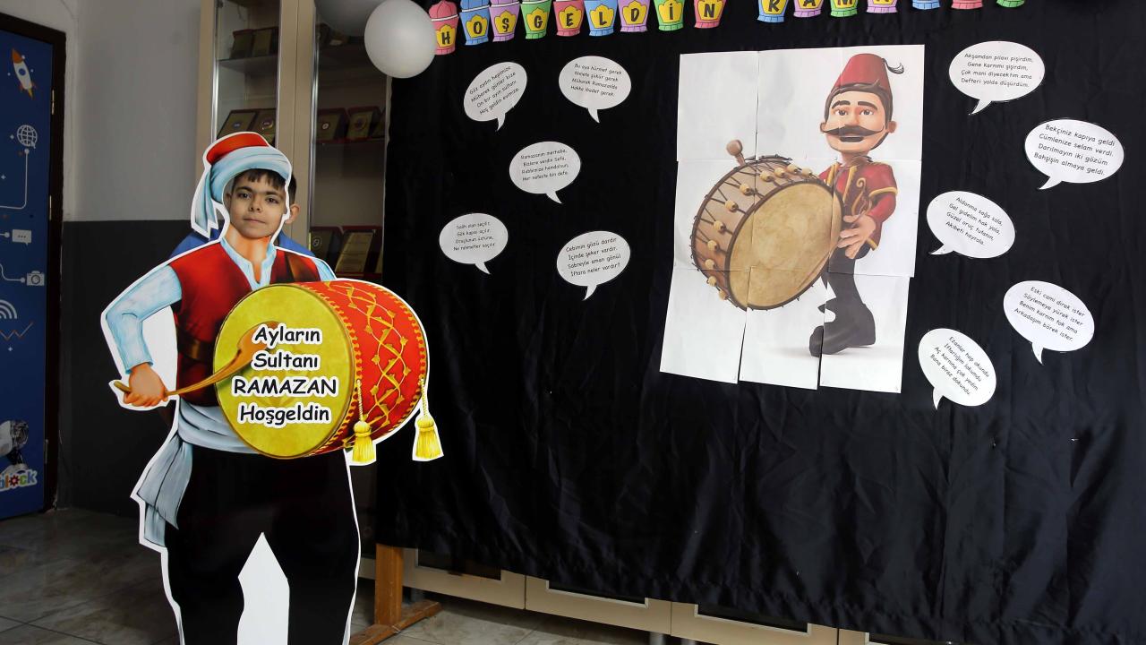 Muğla'da okullar ramazan için süslendi