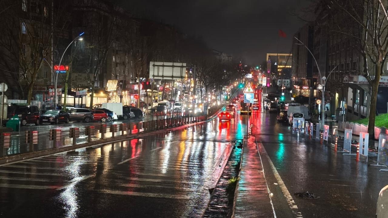 İstanbul'un bazı bölgelerinde sağanak etkili oluyor