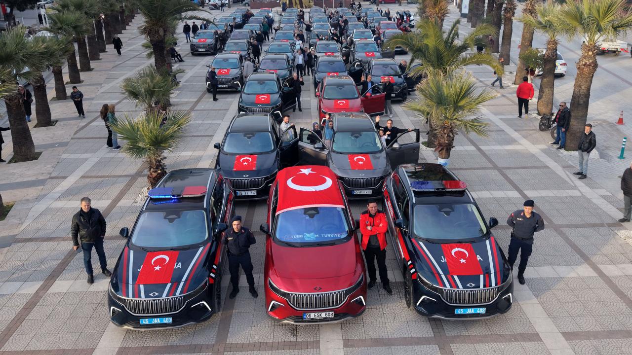 TOGG sürücülerinden Turgutlu'da şehit aileleri ve gazilerle vefa buluşması