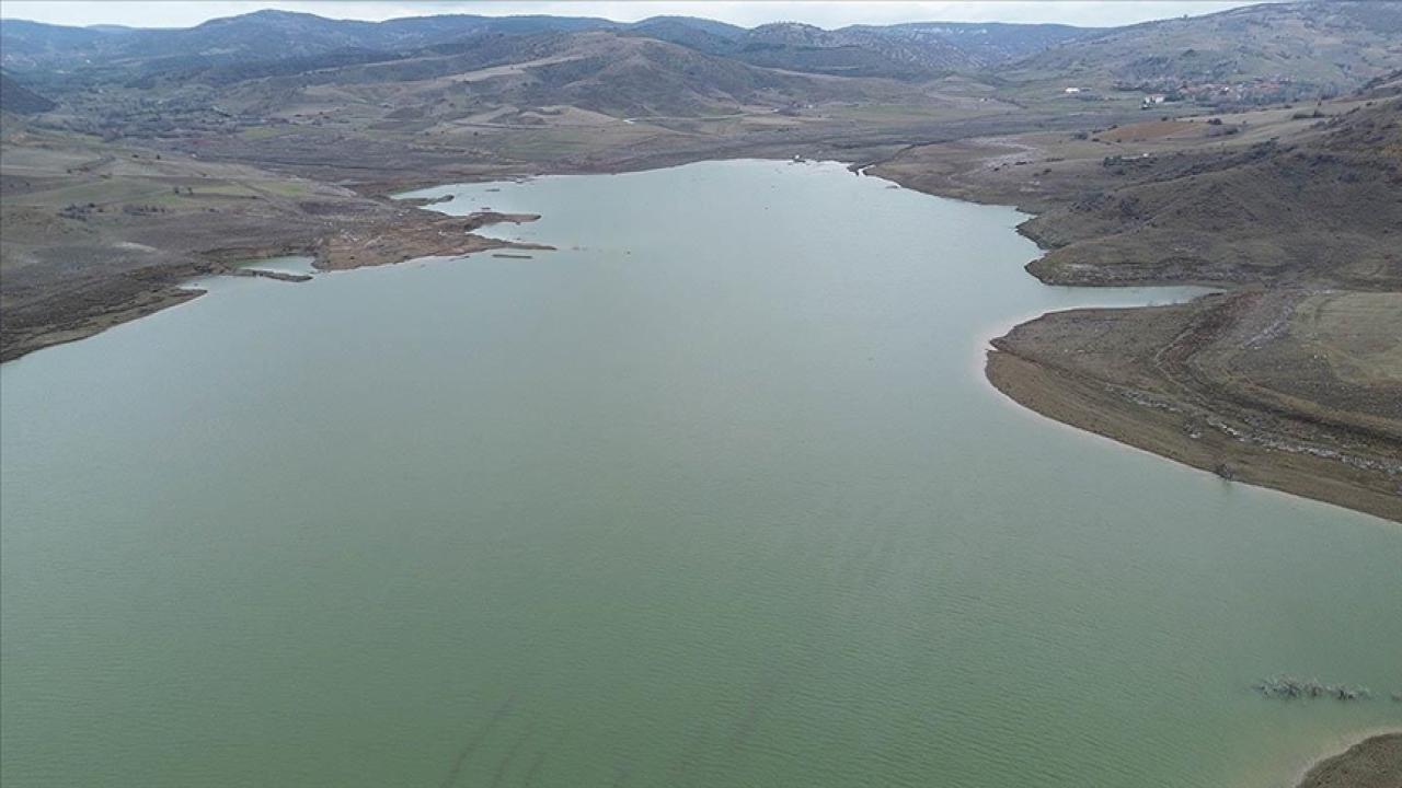 İki ay önce toprağı susuzluktan çatlayan baraj gölünde doluluk yüzde 15'e ulaştı
